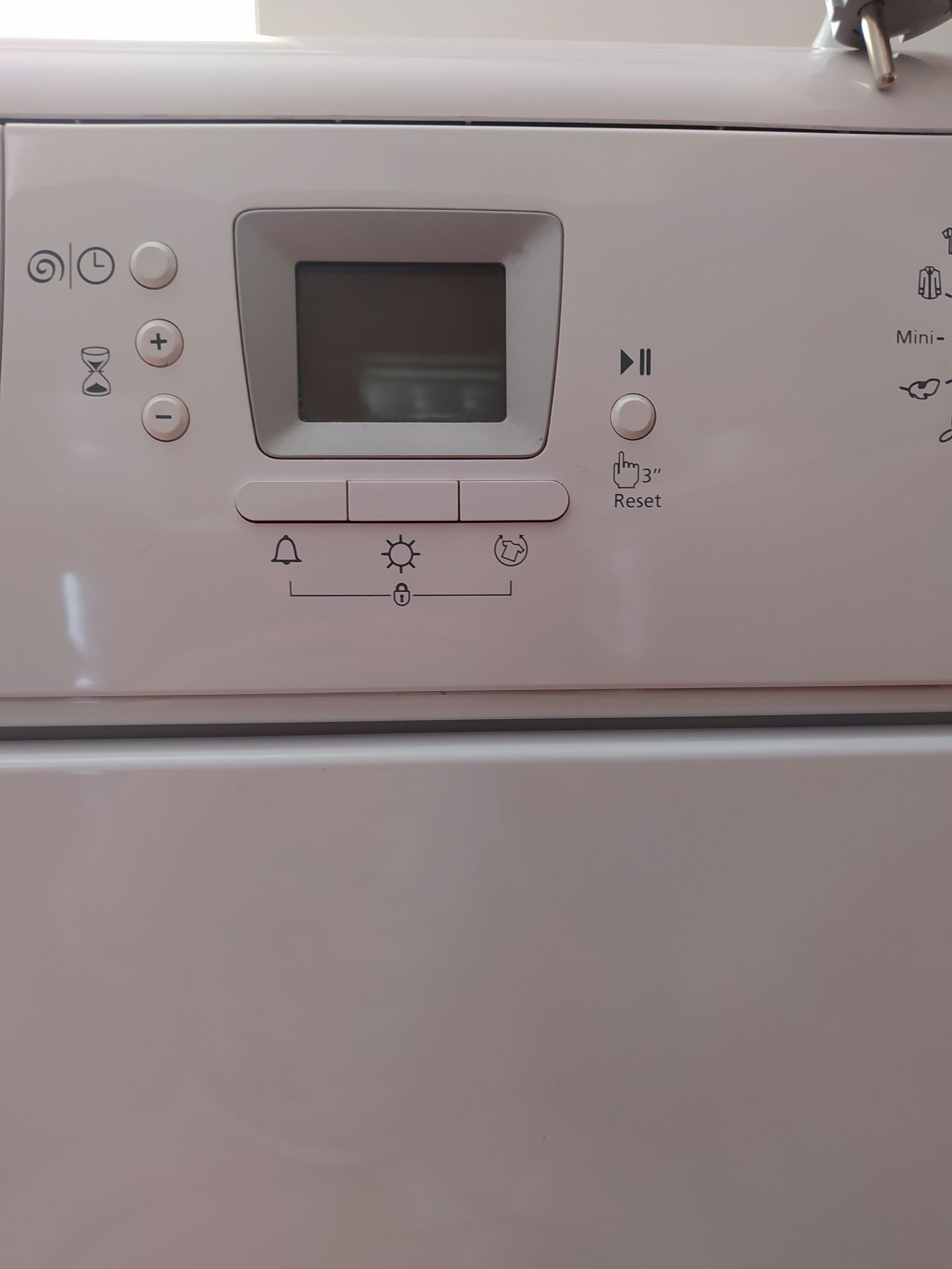 Сушилня BEKO DCU 7670 Кондензационна