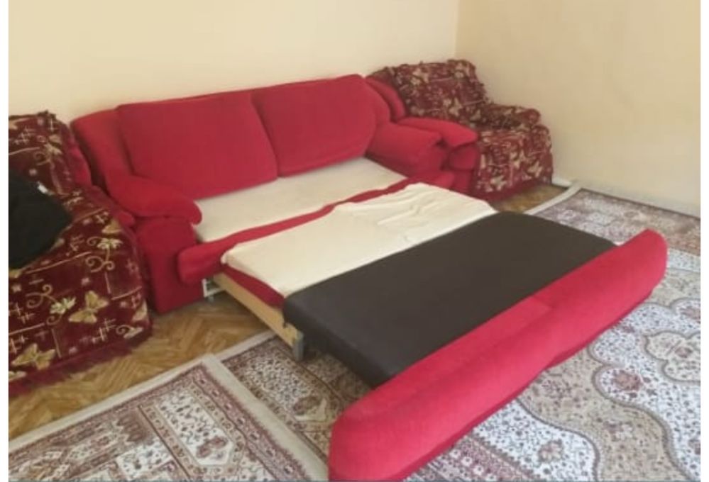Диван жаңа күйінде жағдайы жақсы.