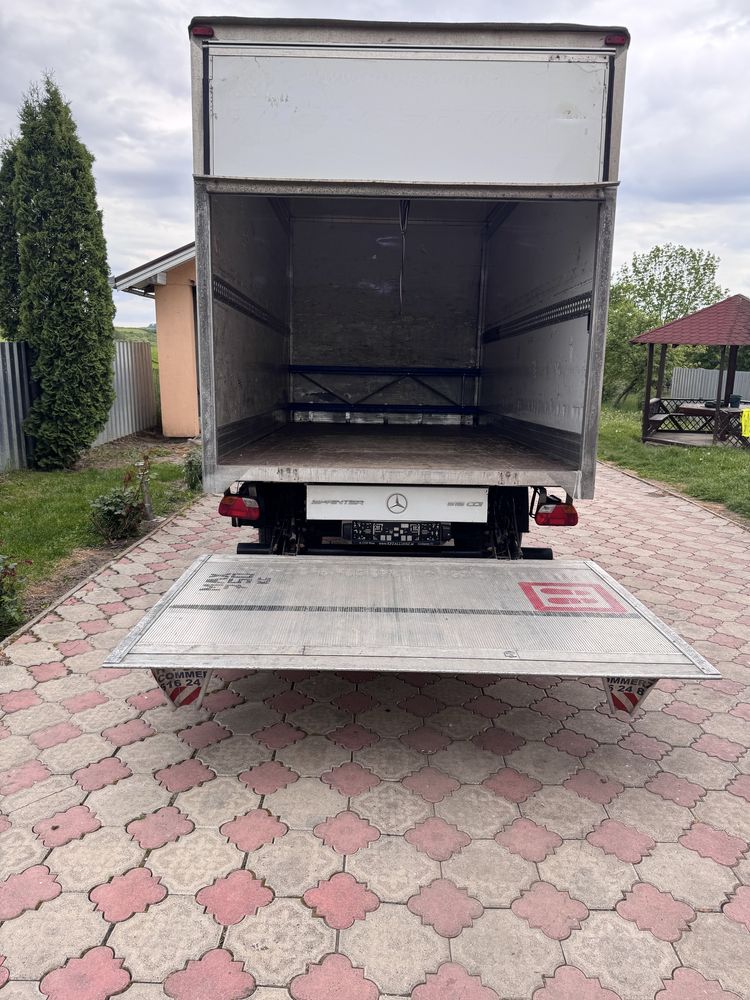 Mercedes sprinter 516 cu lift