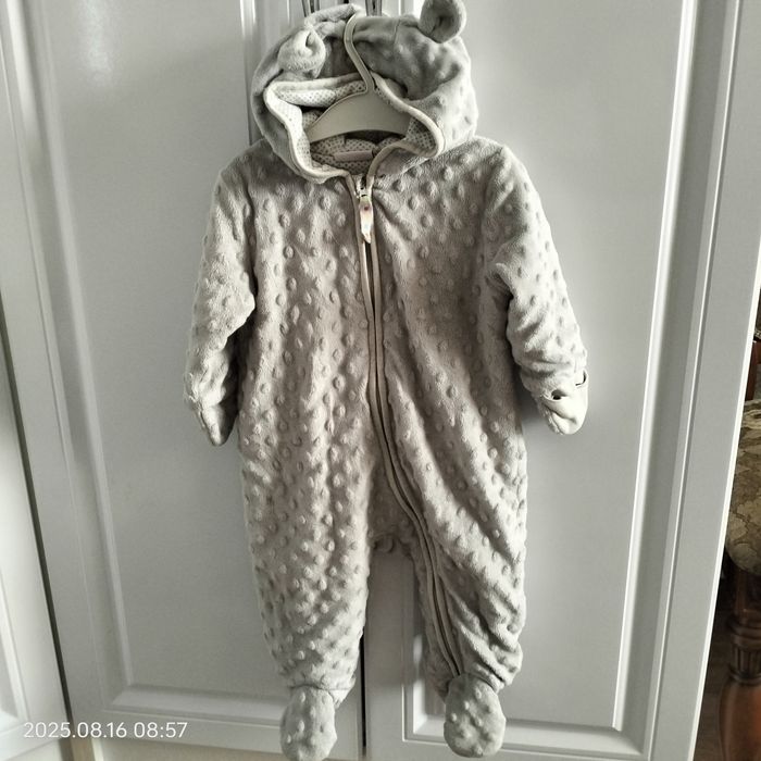 Продам детские комбинезоны