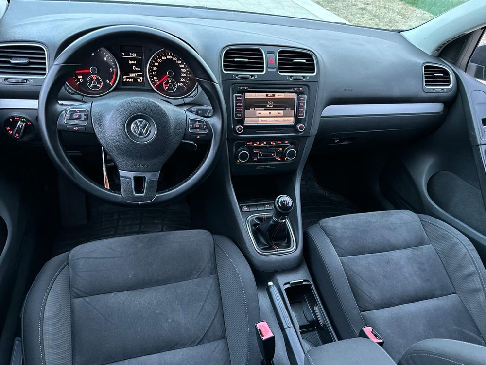 VW GOLF 6// 2.0 DIESEL//110 cai// piele alcantara