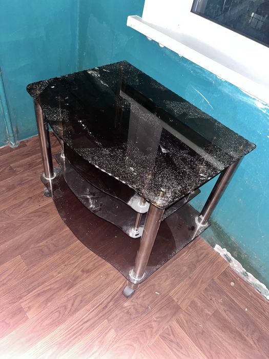 В хорошем состояний , в пыли так как дома делается ремонт