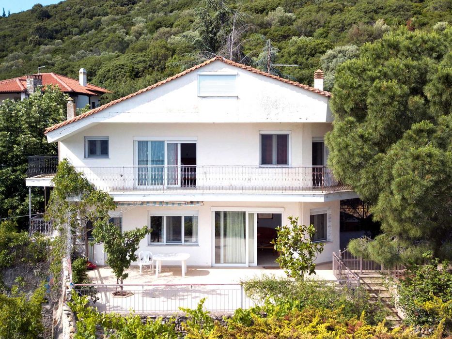 ПРОДАВА се самостоятелна къща 289 кв.м в Хераклица, Кавала (код 8076)