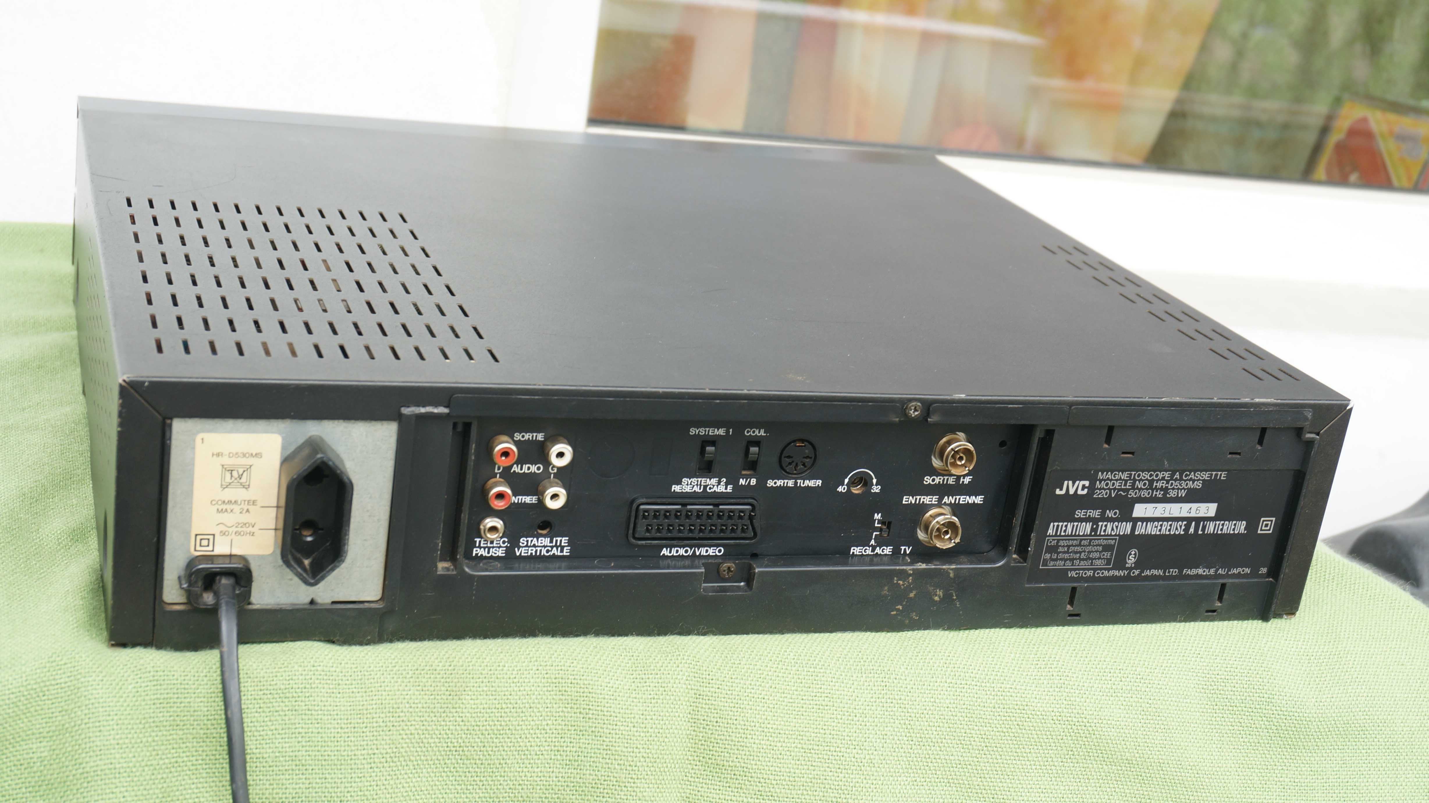 Video recorder VHS JVC model HR-D530 stereo Hi-Fi multisistem