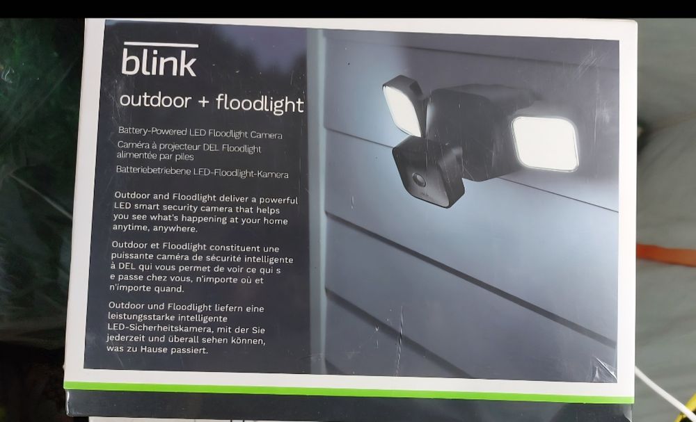 Camera supraveghere Blink cu proiectoare  senzor miscare