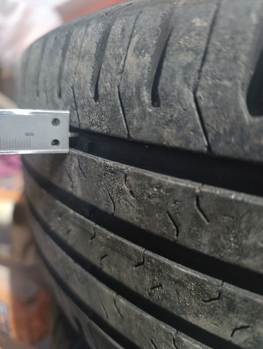 Vând sau schimb anvelope marca Continental