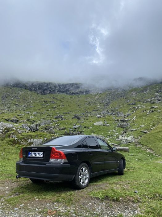Volvo S60 2.4 Benzină 140 CP – 2004, cutie manuală