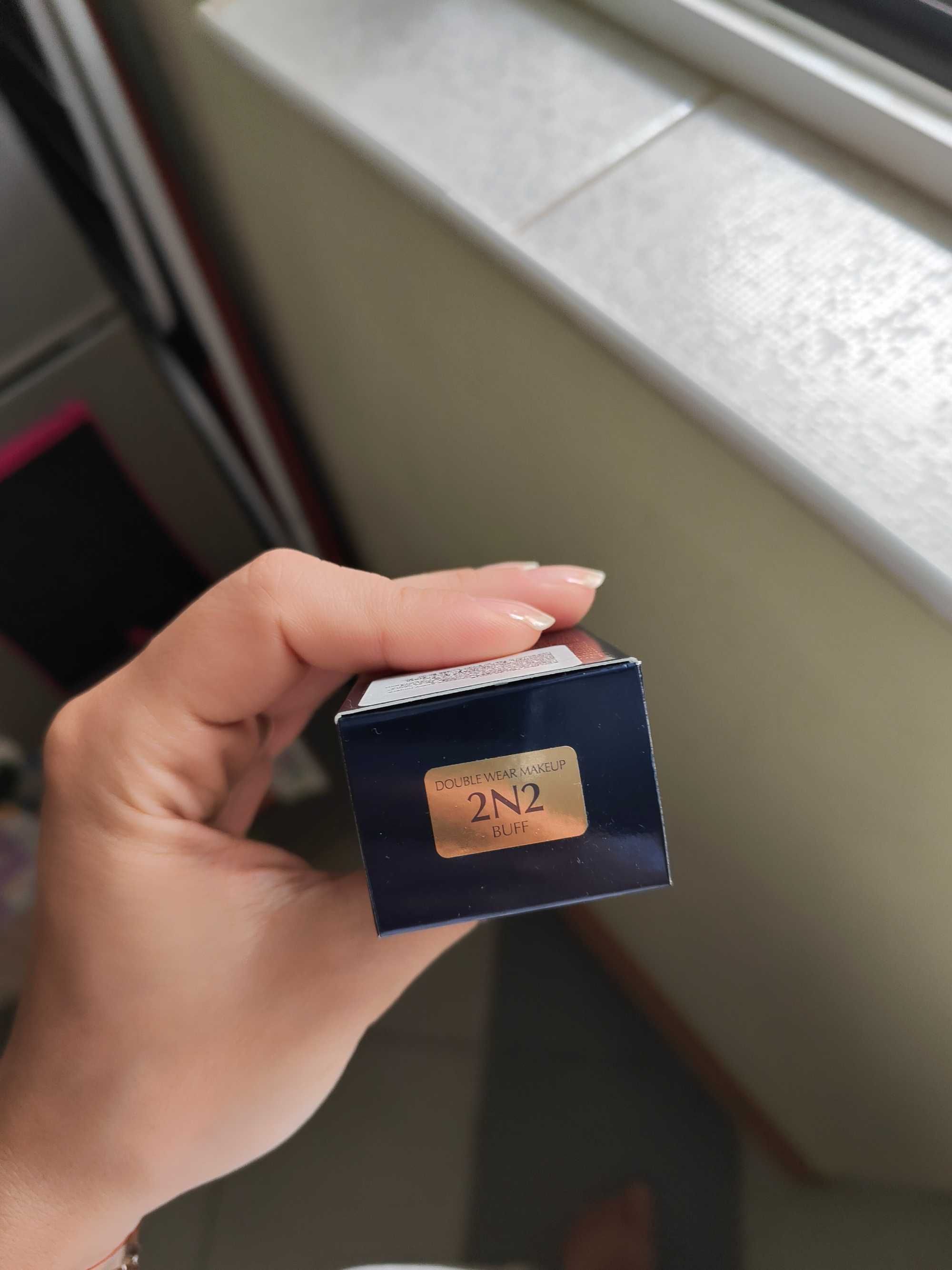 Фон дьо тен Estee lauder double wear 2N2
