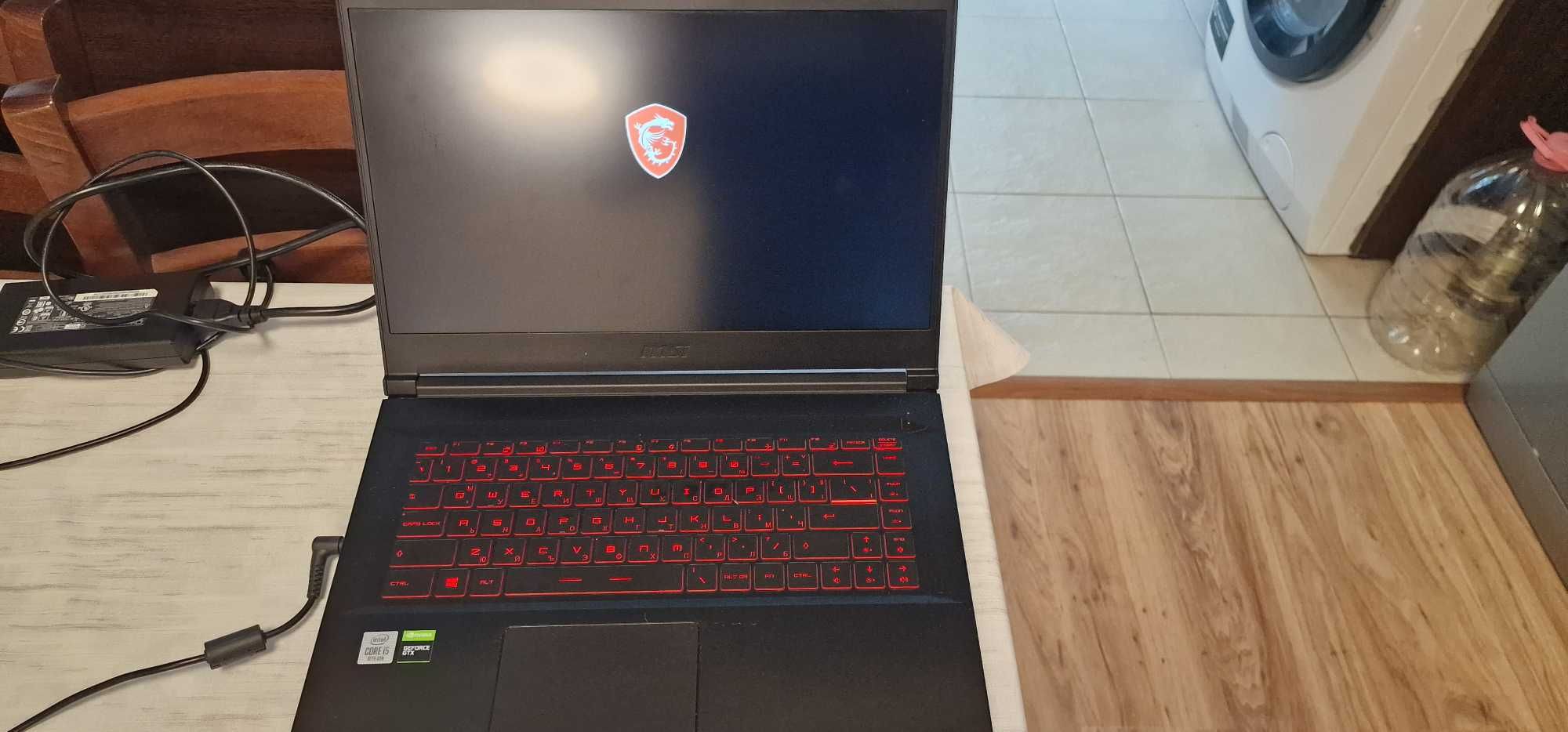 Геймърски лаптоп MSI
