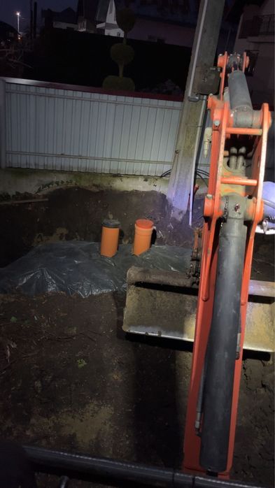 Execut lucrai cu miniexcavator și transport basculabil, inchiriez