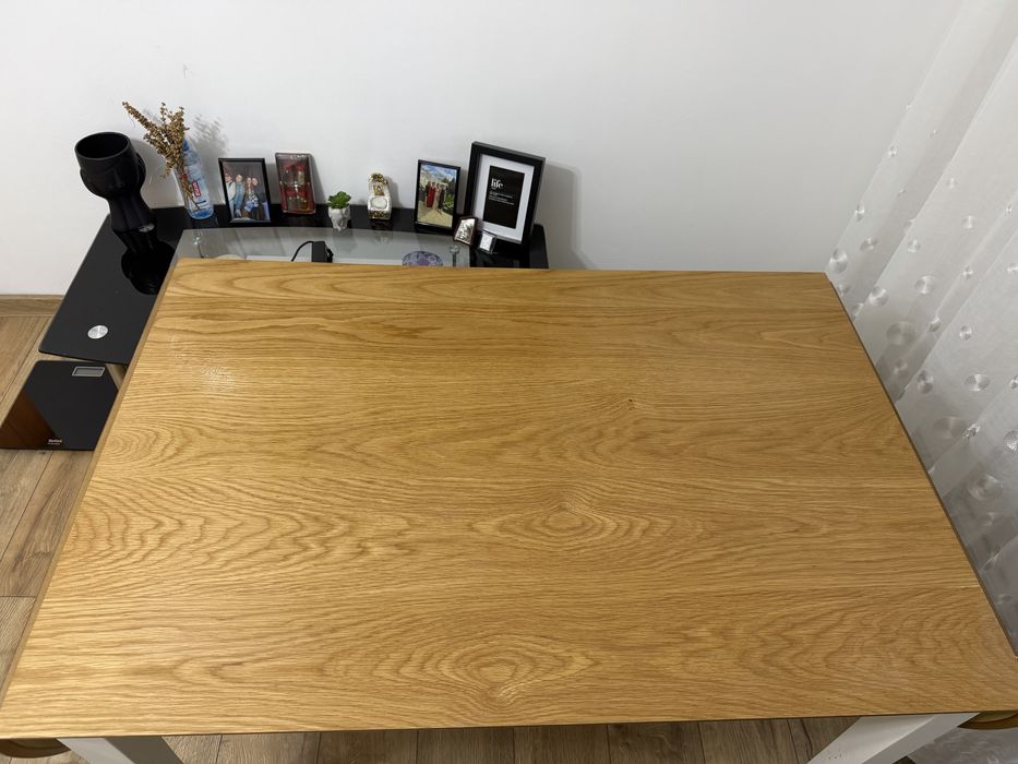 Vand masa cu 4 scaune