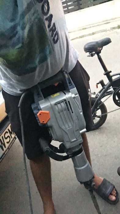 Inchiriez betoniera,picamer,compactor, drujba beton, debitator asfalt