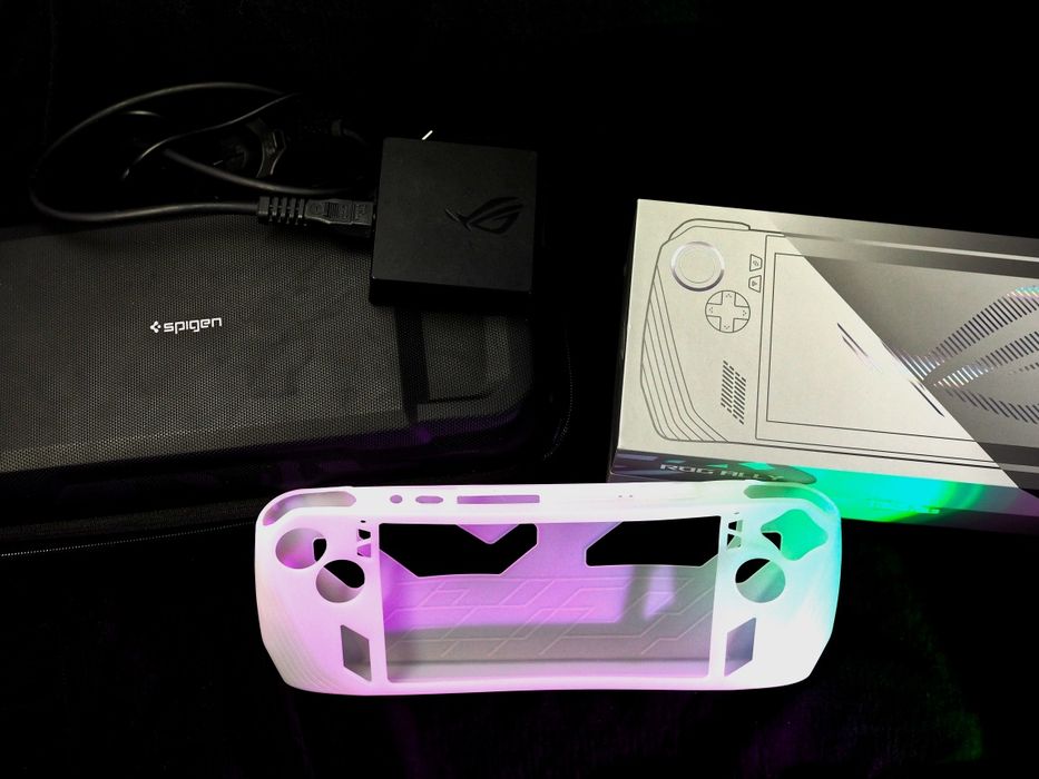 Asus ROG Ally Z1 Extreme 2TB (Corsair MP600 Mini) + Huse