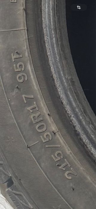 Продам зимнюю резину комплект 215/50/17
