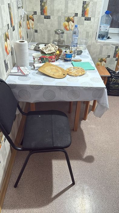 Продается стол кухонный срочно