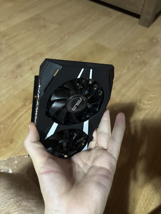 RTX 3050 6GB (2 ventilatoare) – stare impecabilă