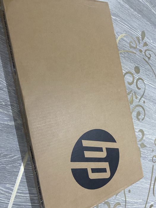 HP i5 сотилади состоянияси янги. 5-6 соат ишлатилган холос.