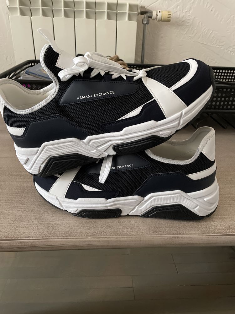 sneakersi Armani Exchange noi cu eticheta(fara cutie) marimea 45