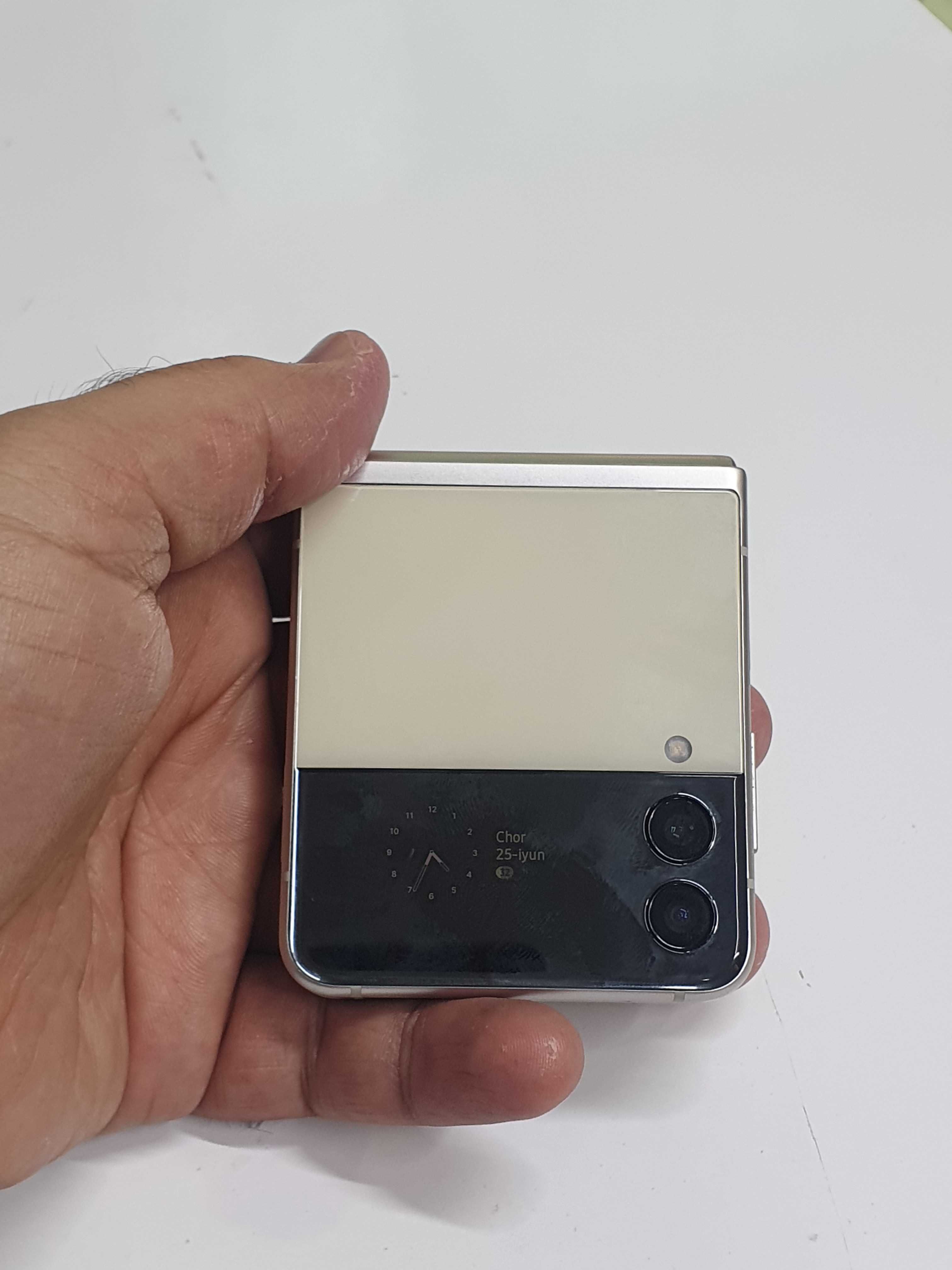 Samsung galax Flip 3 5G