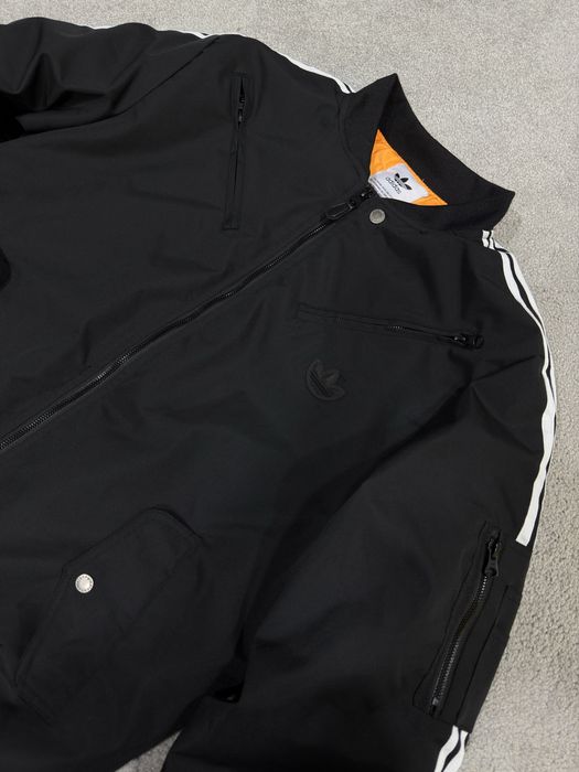 Бомбер adidas в наличии