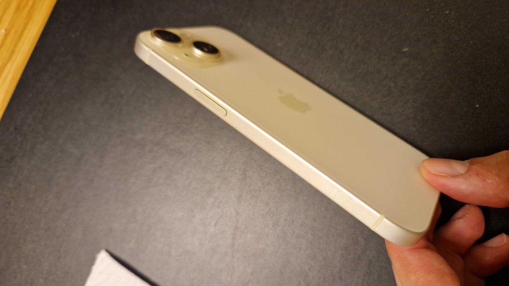 iPhone 15 128GB жълт