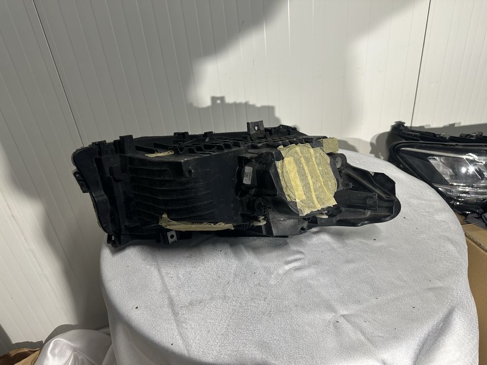 Far stanga Bmw Seria 3 GT F34 2013/2014/2015/2016/2017 HALOGEN