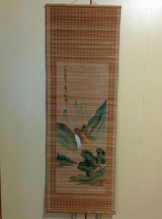 2Stampe(1973)lucr.manual:pictura pe panza țesută si bambus-250 lei/buc