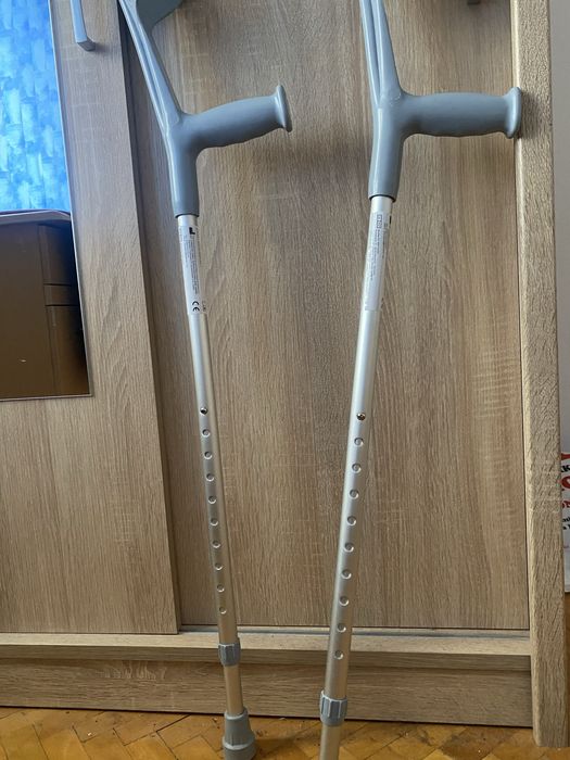 Carje de mers pe antebrat