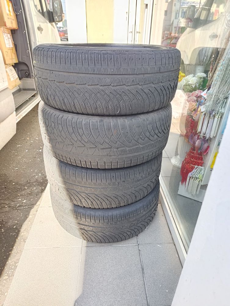 Anvelope Michelin 235 45 R18 dot 2015
