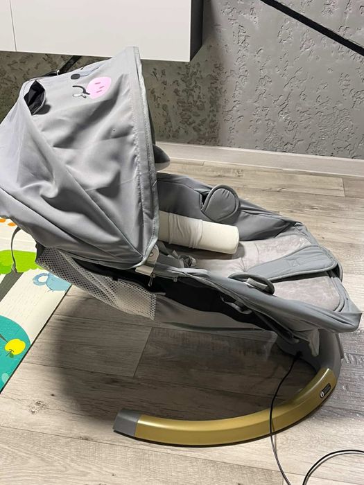 Продам детский автоматический шезлонг