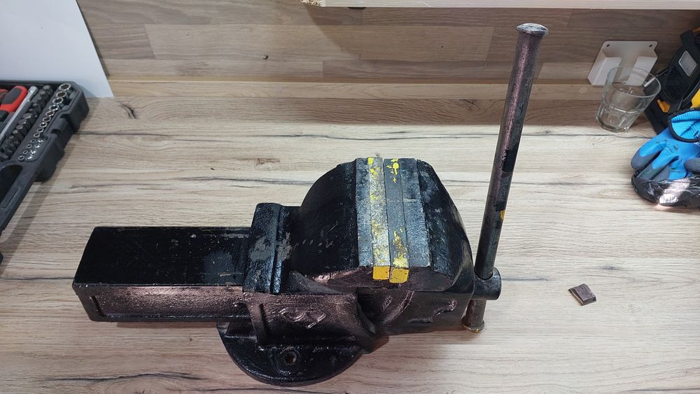 Продам тиски бу.