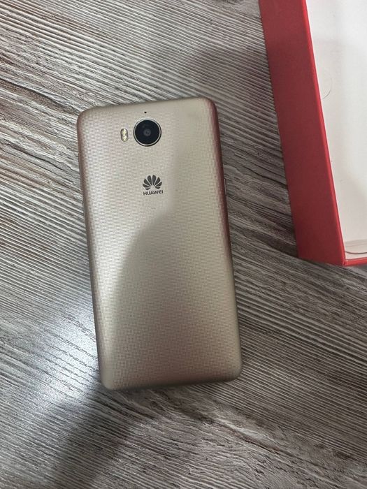 Телефон Huawei Y5