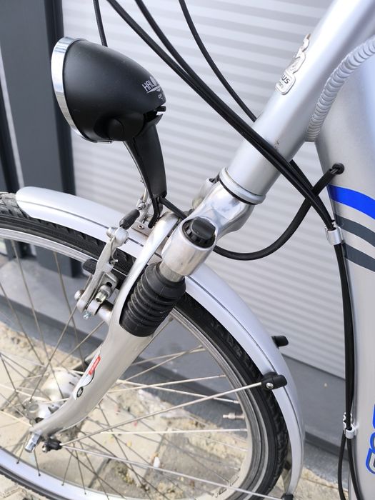 Bicicleta dama Pegasus full suspension.