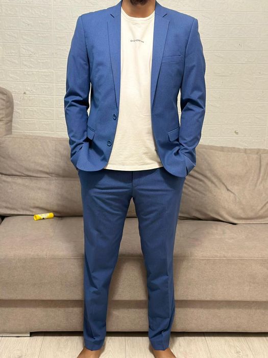 Продам костюм одевал всего один раз!