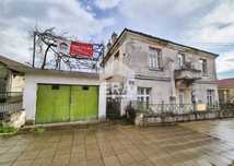 Продава се самостоятелен етаж от къща, Крумовград