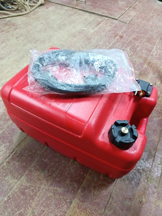 Топливный бак 24 л.