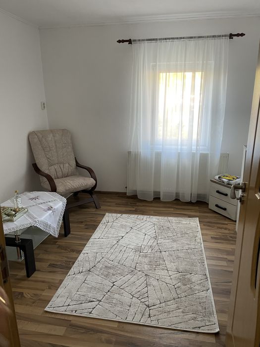 Vand apartament cu 2 camere