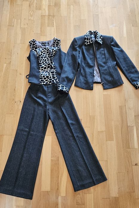 Vand costum femei - pantaloni, sacou, vesta