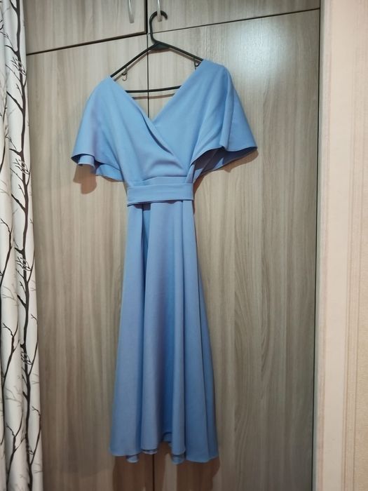 Продам платье. Размер 46, цена 5000. Надела 1 раз.