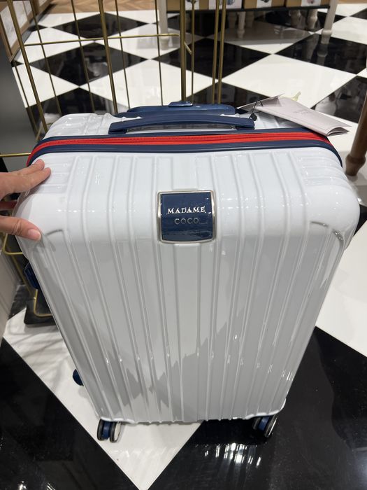 Чемодан новый Madame coco