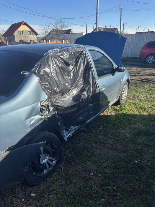 vand logan 1 avariat