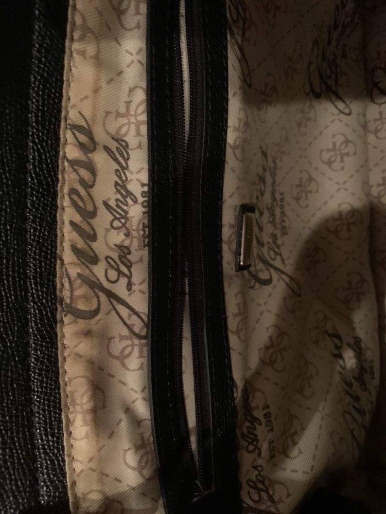 Vând geanta guess autentica din piele