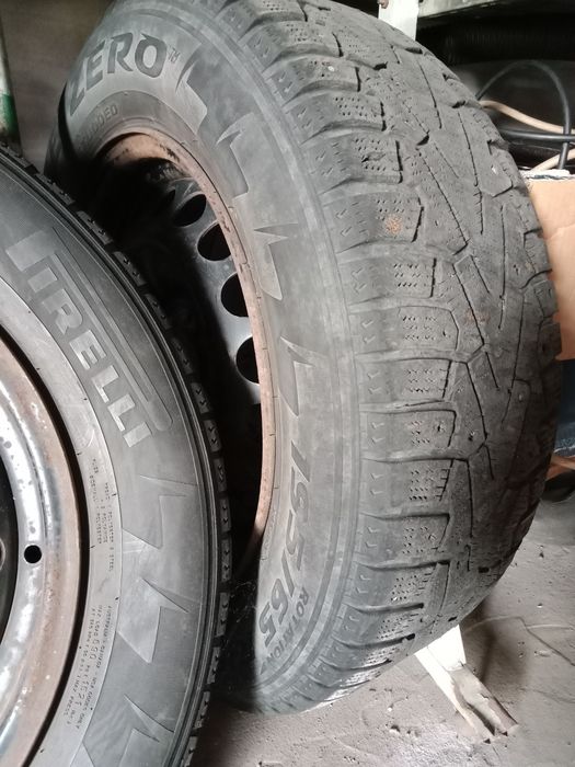 Комплект зимних шин 195*65 R15