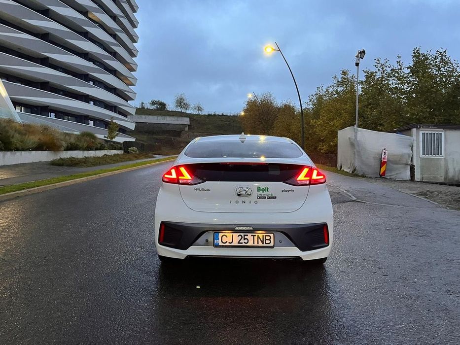 Hyundai Ioniq, plug-in hybrid 1.6 GDI, Colant bolt activ