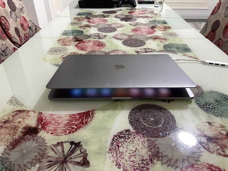 MacBook Pro 16,1" 2020 Touch Bar