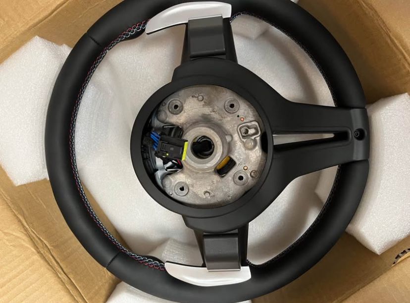 Volan M cu padele BMW seria 1/2/3/4 - X1/X2/X3/X4/X5/X6 - M2/M3/M4/GT