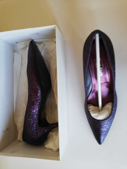 Pantofi mov metalizat, violet spre negru, made in Spain, aproape noi