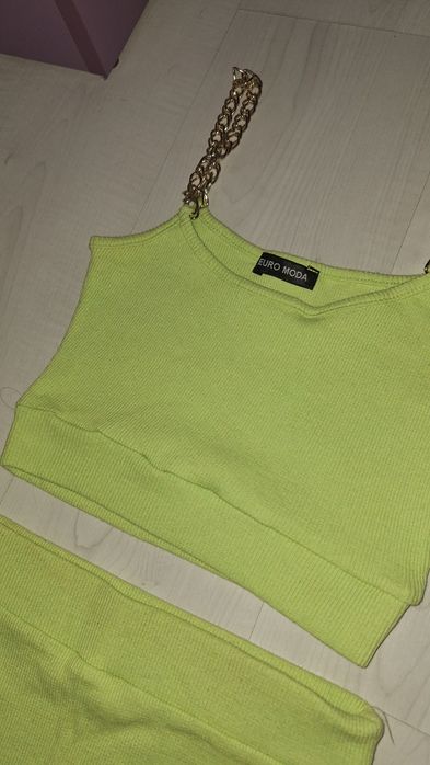Зелен комплект топ и пола