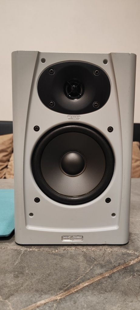 jamo multimedia cs5 

Multimedia Speaker CS5

M