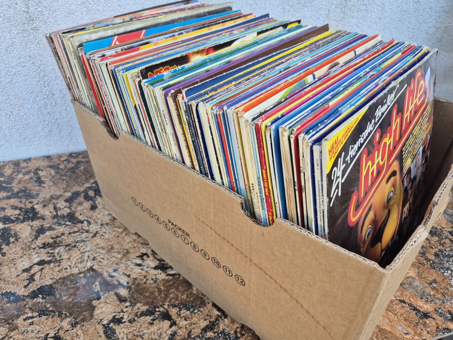 Vând Lot 150 Discuri Vinil colectie muzica usoara straina